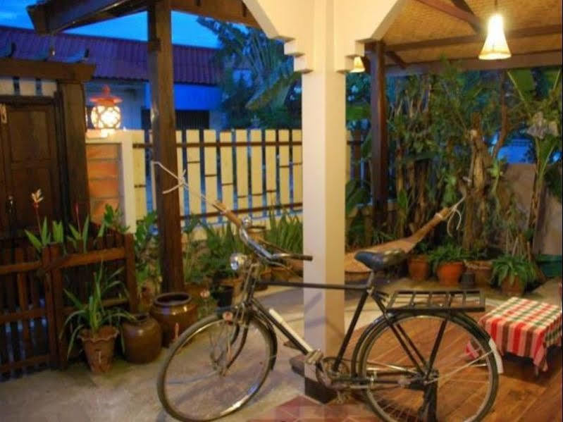 The Outside Inn Ubon Ratchathani Buitenkant foto